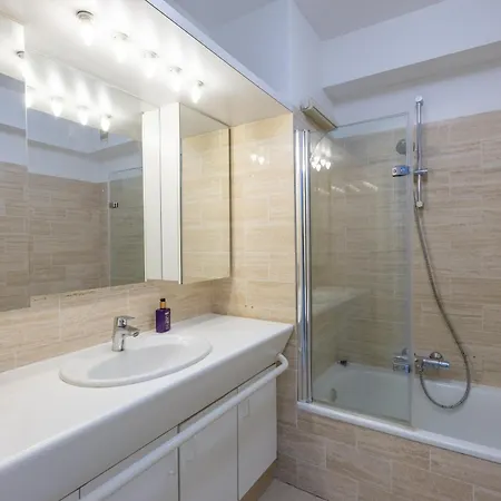 Lecomte - North Sea Loft 100 *